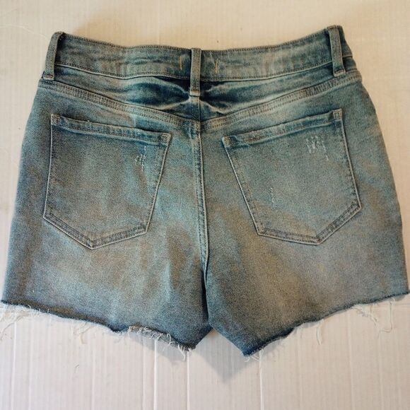 - Oasis factory cut off high waisted denim shorts - Picture 3 of 11